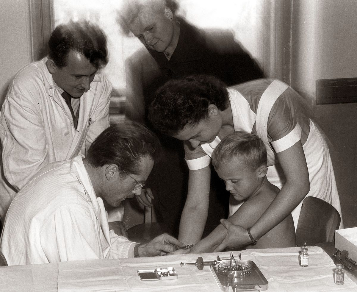 cepljenje proti otroski paralizi v mariboru 1957 godine